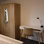 Mira *